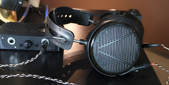 Audeze LCD-5 - флагманские наушники в новом исполнении!